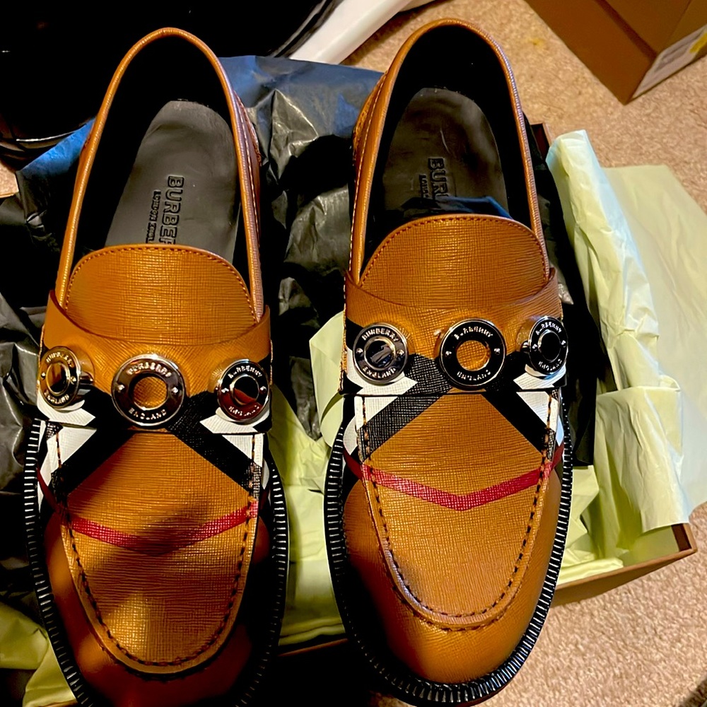 Burberry flats